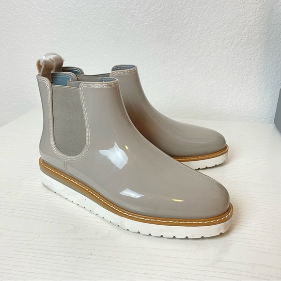 Steve Madden Shoes - Steve Madden Puddles Womens Ankle Water Resistant Chelsea Boots in Gray Size 9
